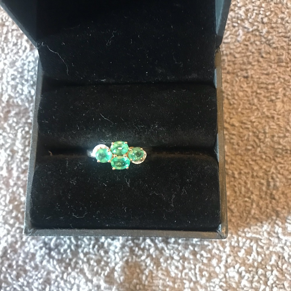 10k Emerald and diamond ring